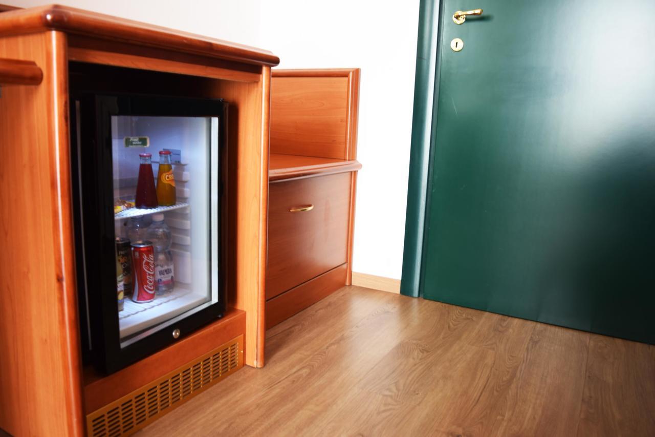 Hotel Europa Biella Extérieur photo