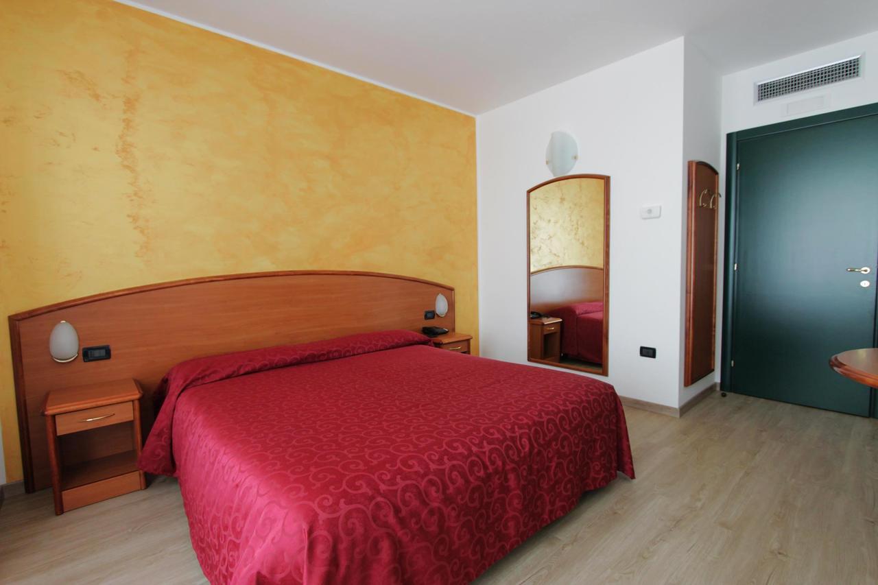 Hotel Europa Biella Extérieur photo
