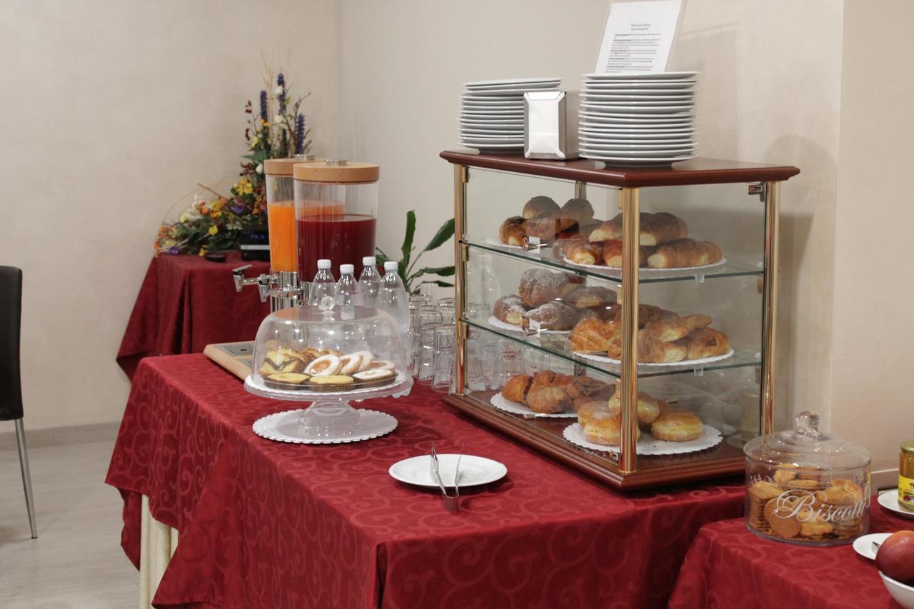 Hotel Europa Biella Extérieur photo