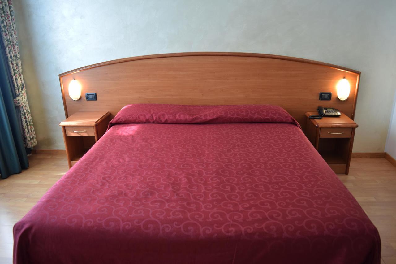 Hotel Europa Biella Extérieur photo