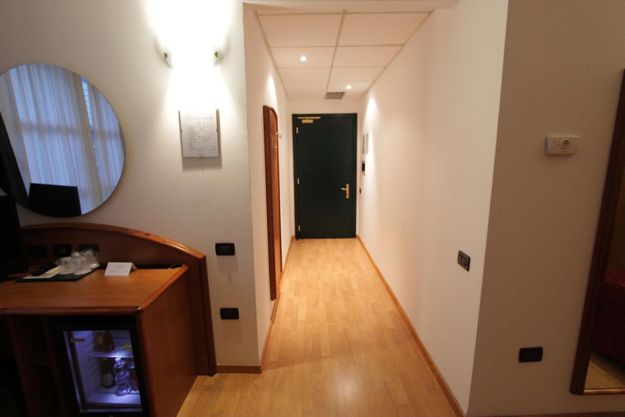 Hotel Europa Biella Extérieur photo