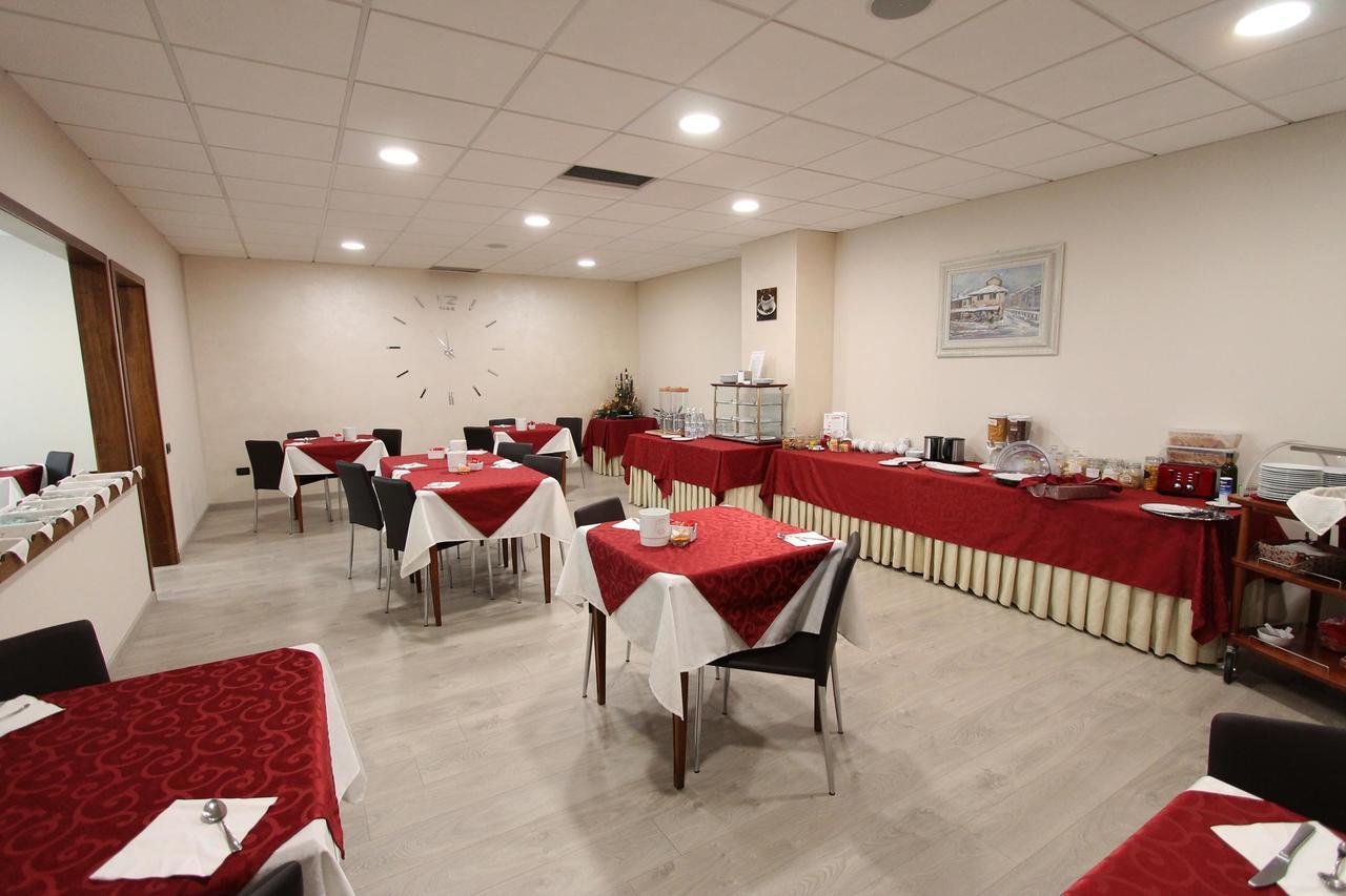 Hotel Europa Biella Extérieur photo
