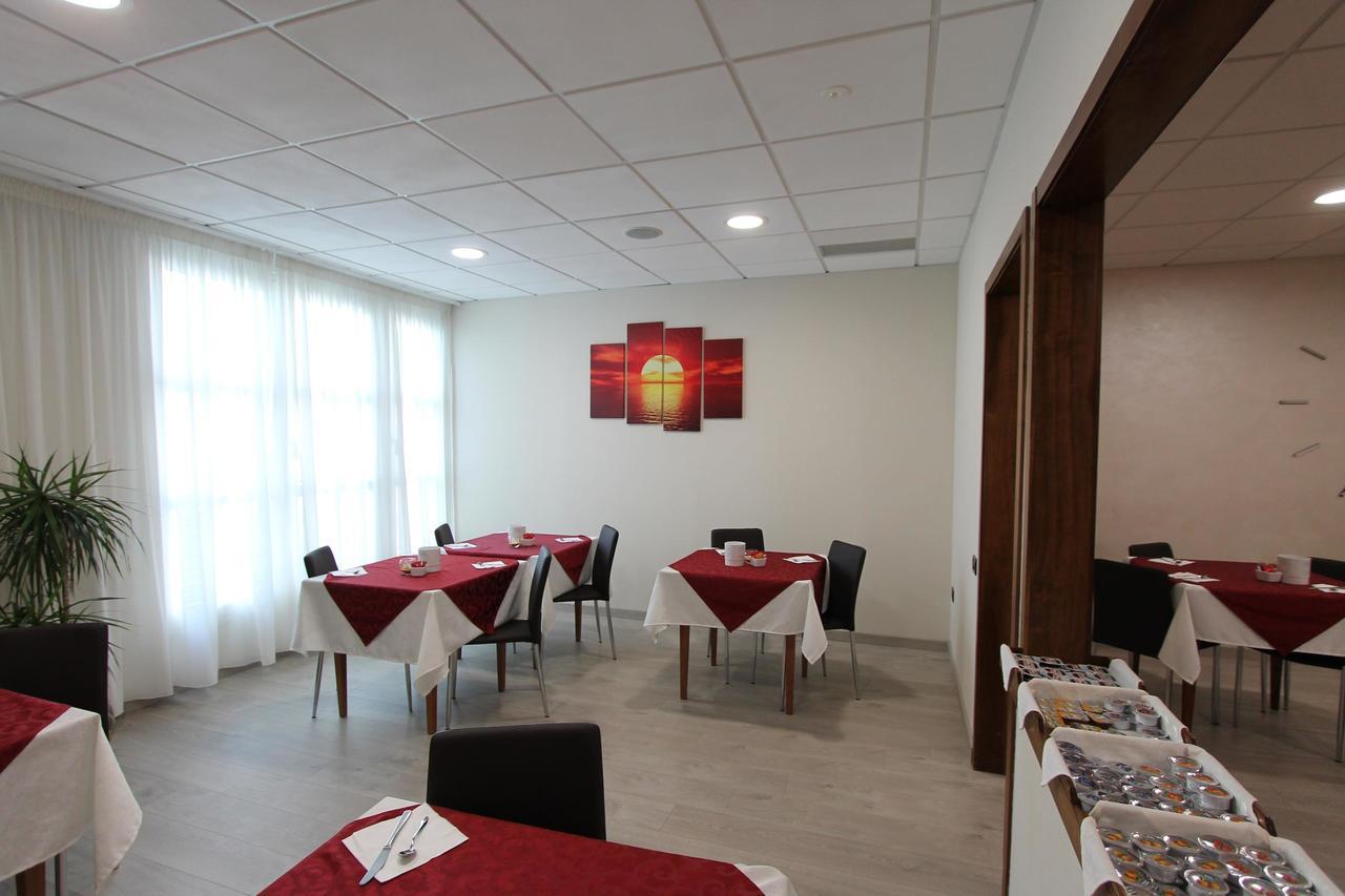 Hotel Europa Biella Extérieur photo