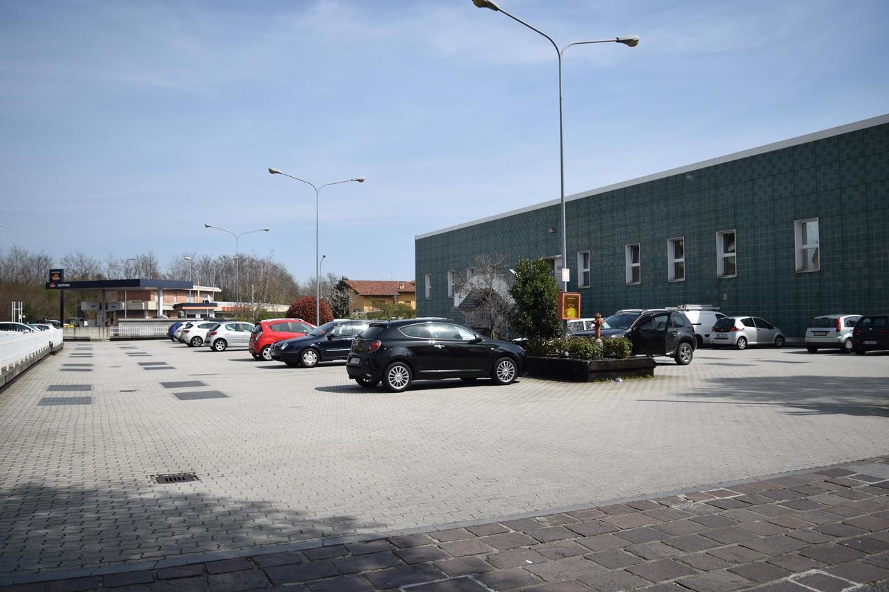 Hotel Europa Biella Extérieur photo