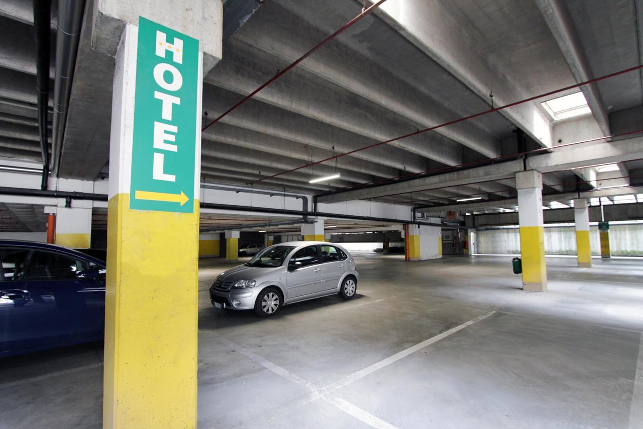 Hotel Europa Biella Extérieur photo