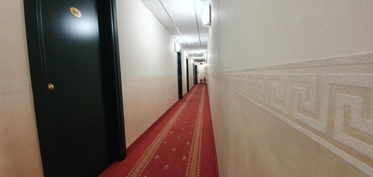 Hotel Europa Biella Extérieur photo