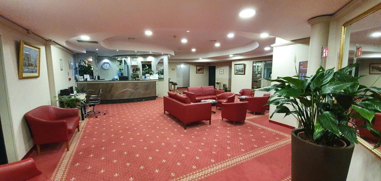 Hotel Europa Biella Extérieur photo